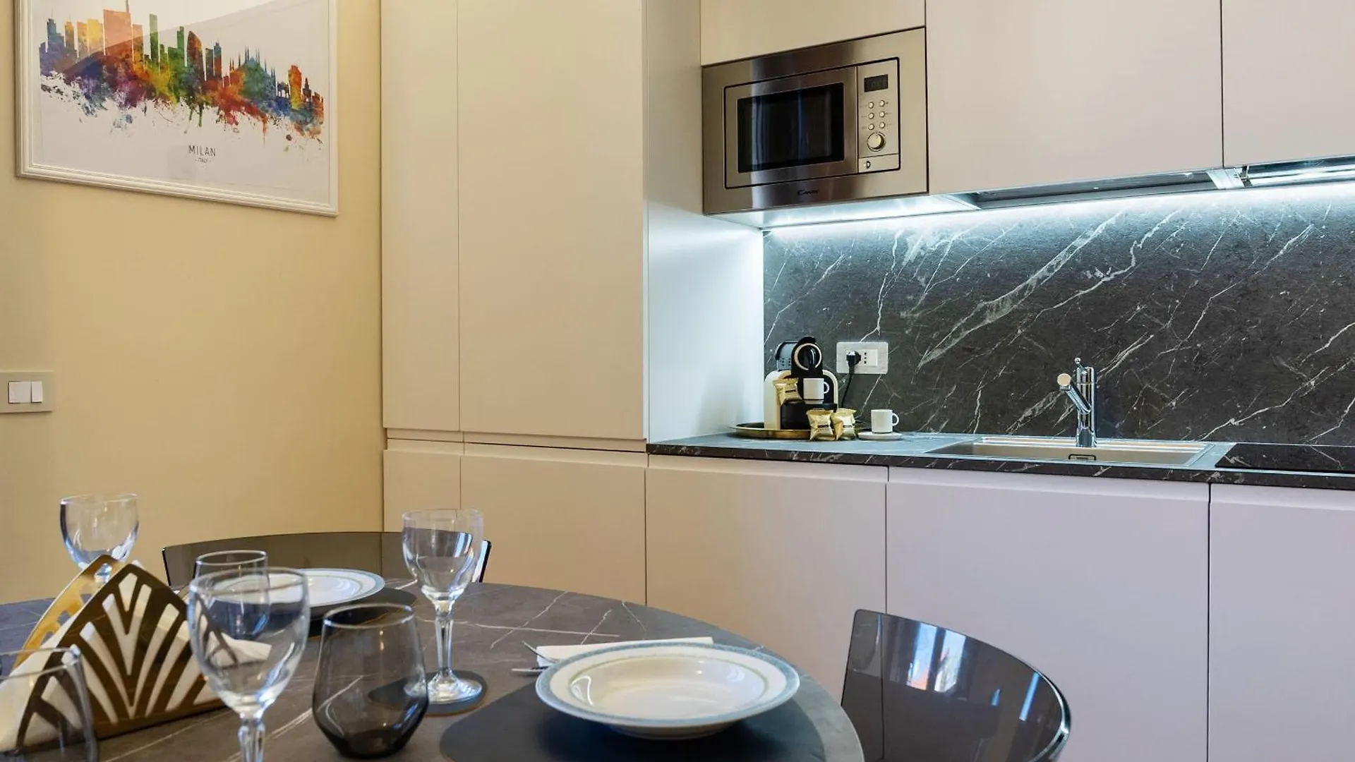 Casa Bella 16 - 8 Min To Metro, 15 Min To Lin Airport, University Area Milan Appartement